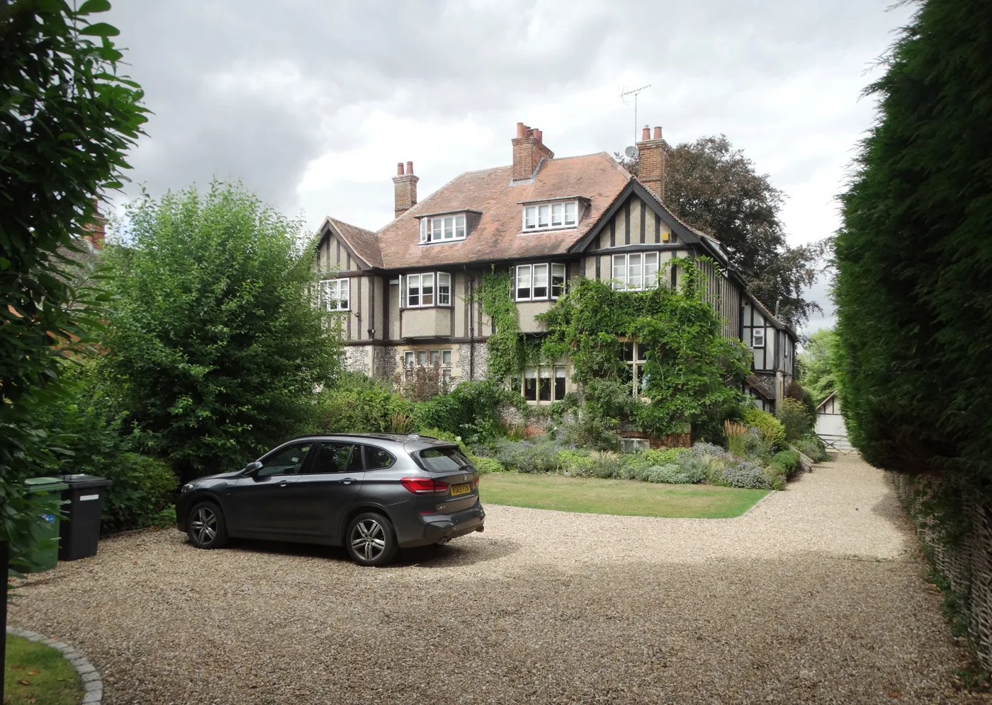 Houses on The Croft, Hungerford. The photograph shows the street, not Croft Hall itself